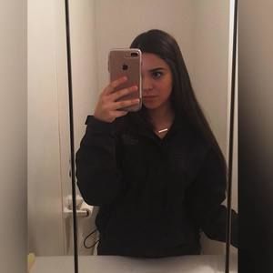 Meet your Posher, Lorena